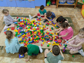 День LEGO День LEGO.