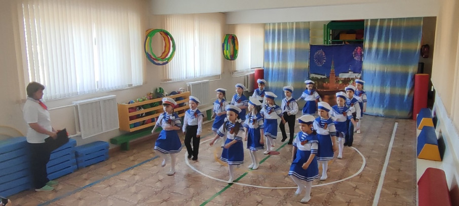 Смотр песни и строя в «Улыбке» Смотр песни и строя в «Улыбке».